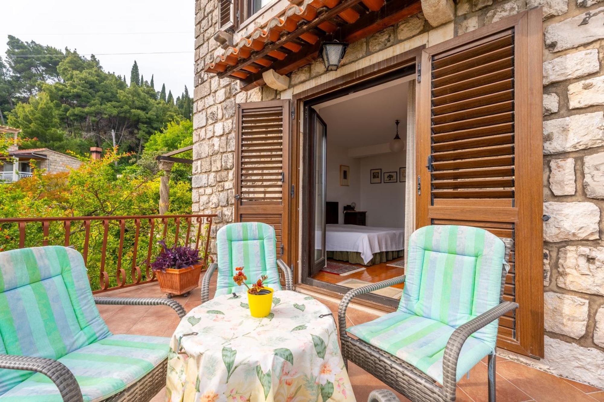Petrali Apartment
